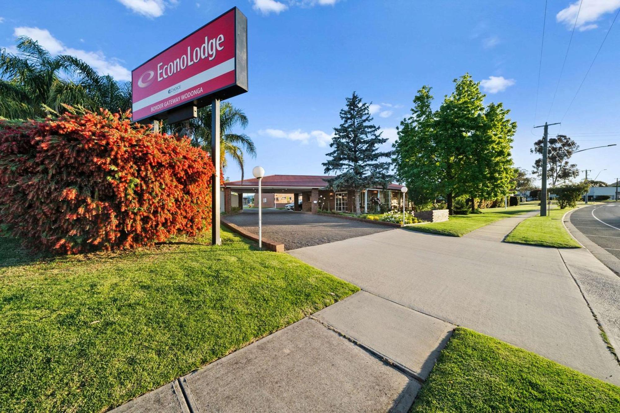 Econo Lodge Border Gateway Уодонга Экстерьер фото