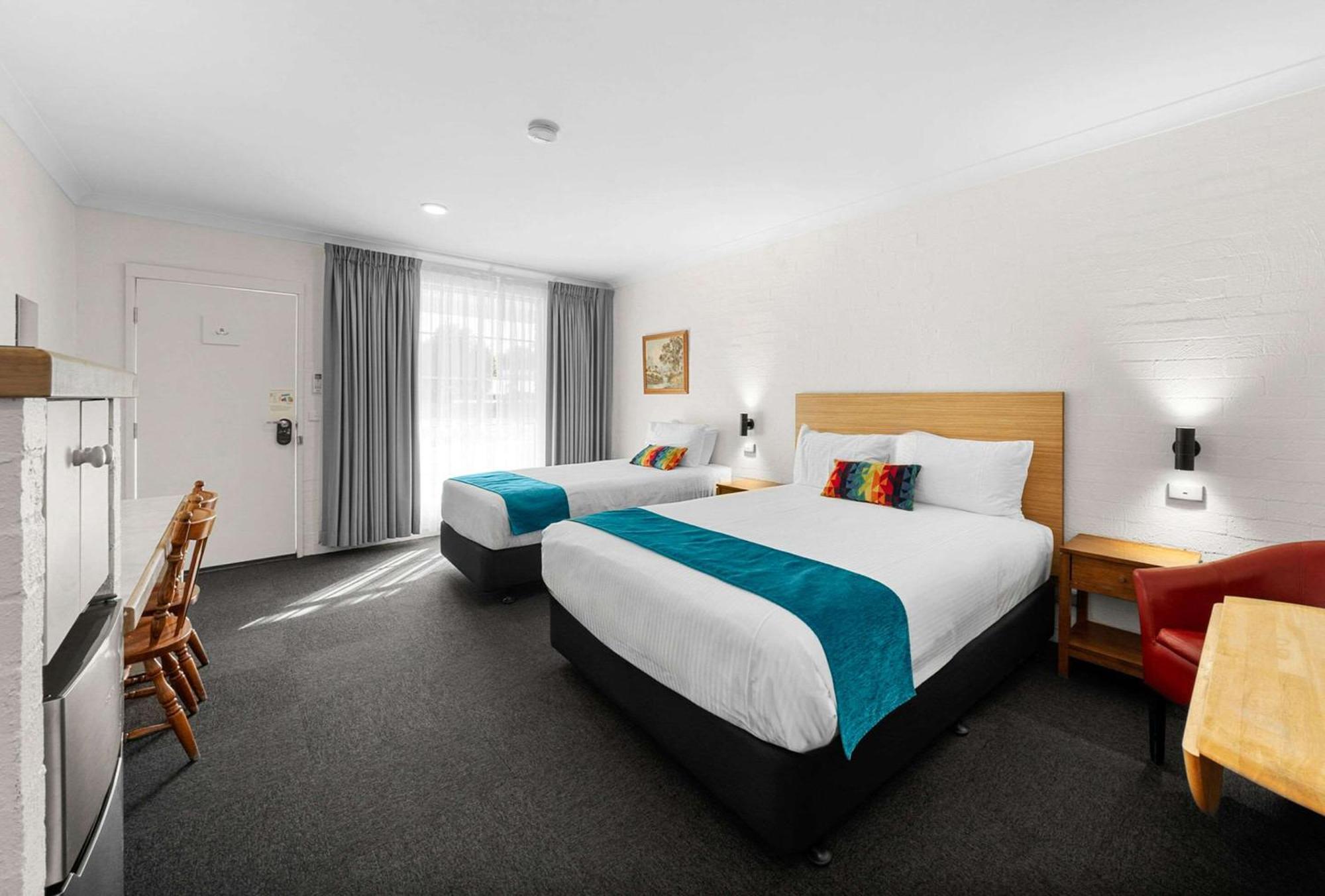 Econo Lodge Border Gateway Уодонга Экстерьер фото